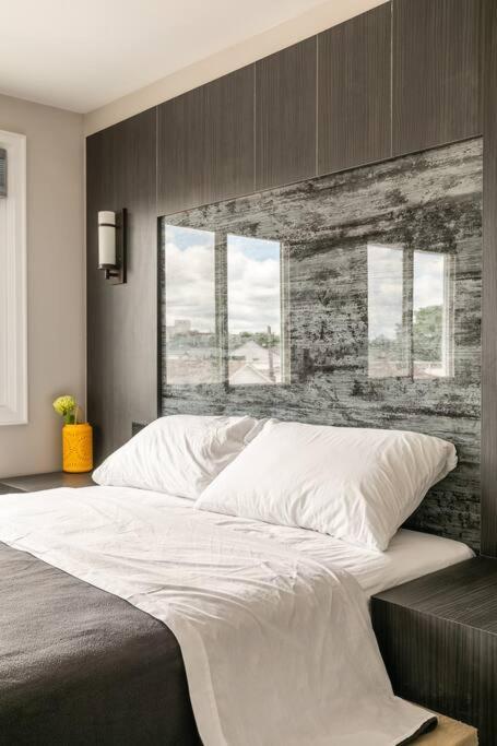 Modern House Newly Furnished 3 Mins Drive To Fall Holiday home *
