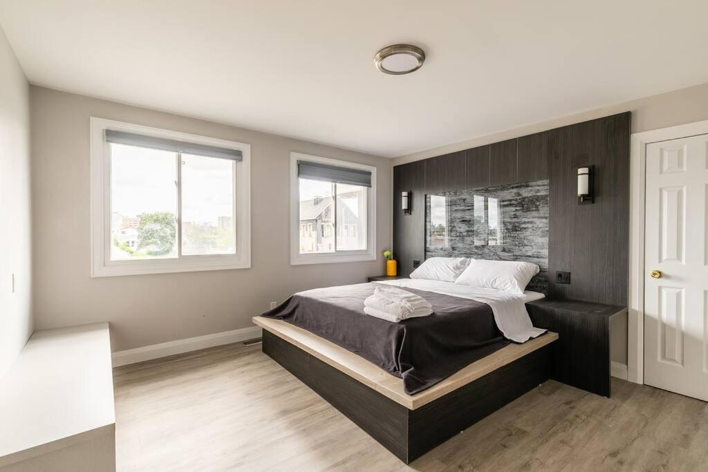 Modern House Newly Furnished 3 Mins Drive To Fall * Niagara Falls